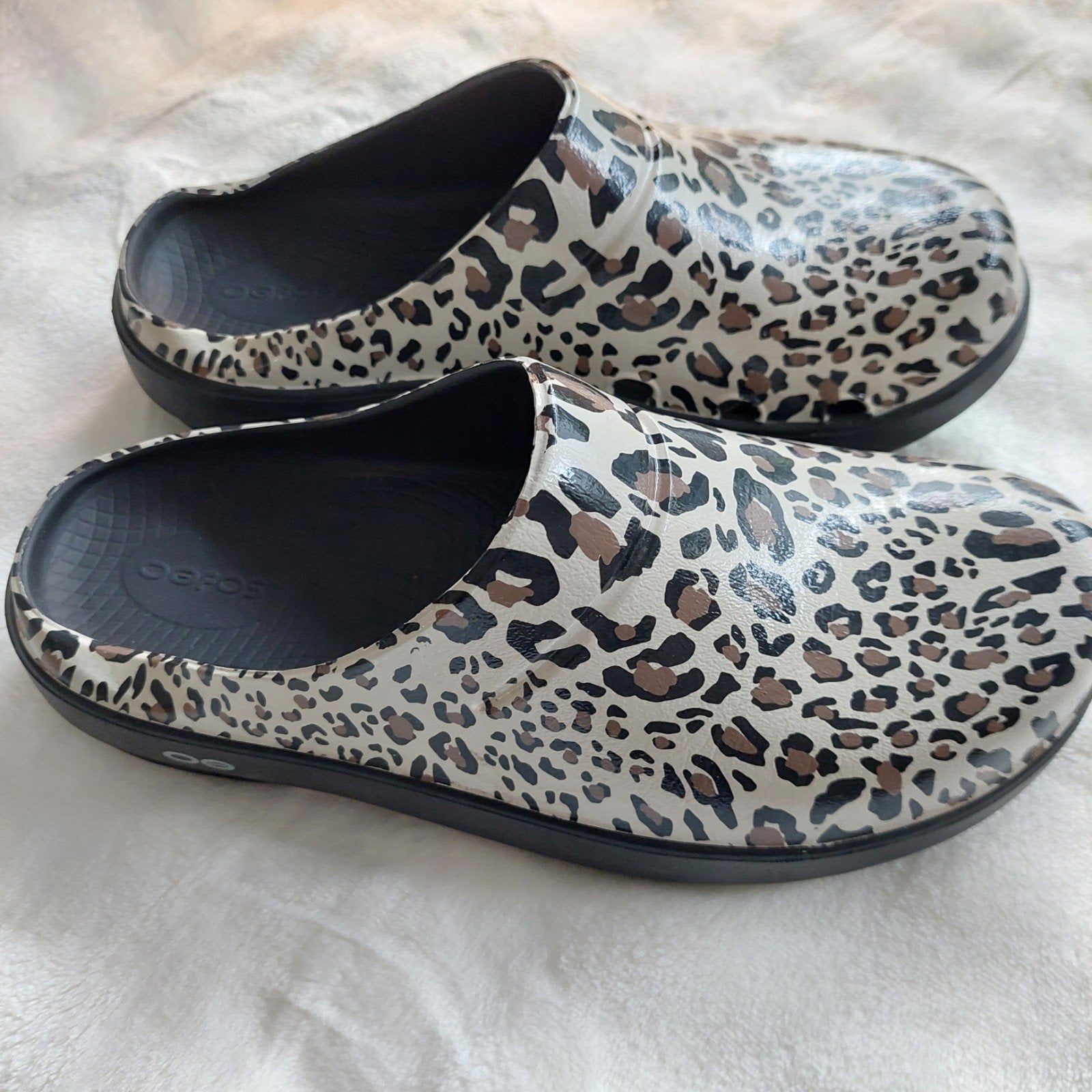 Oofos OOCloog Leopard Klompen - Maat EU 40, Overige kleuren, Overige typen, Oofos, Ophalen of Verzenden