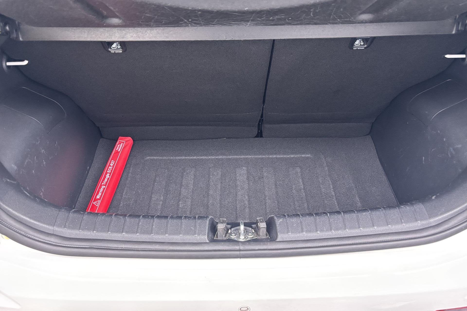 Foto 33 van Kia Picanto 1.0 DPi GT-Line Compacte allrounder met een spor