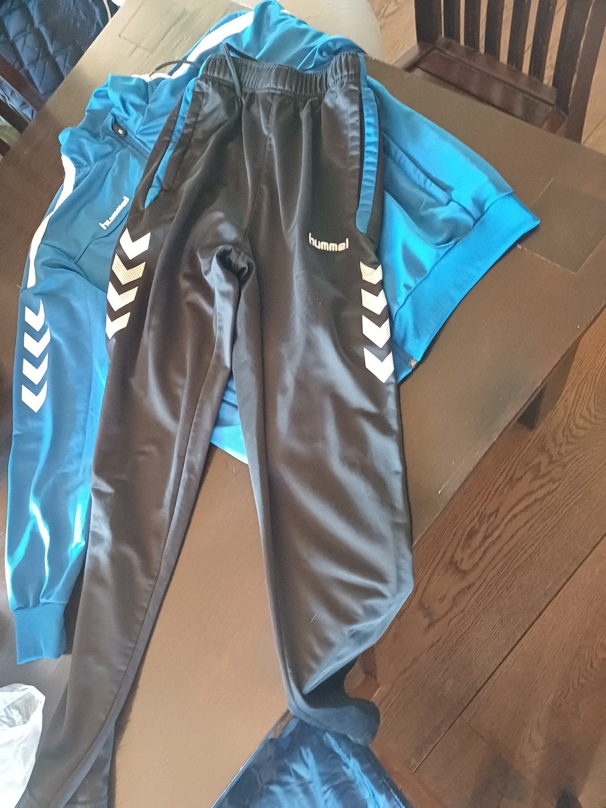 Training pak merk hummel. Maat S, Kleding | Heren, Ophalen, Zo goed als nieuw, Zwart, Voetbal