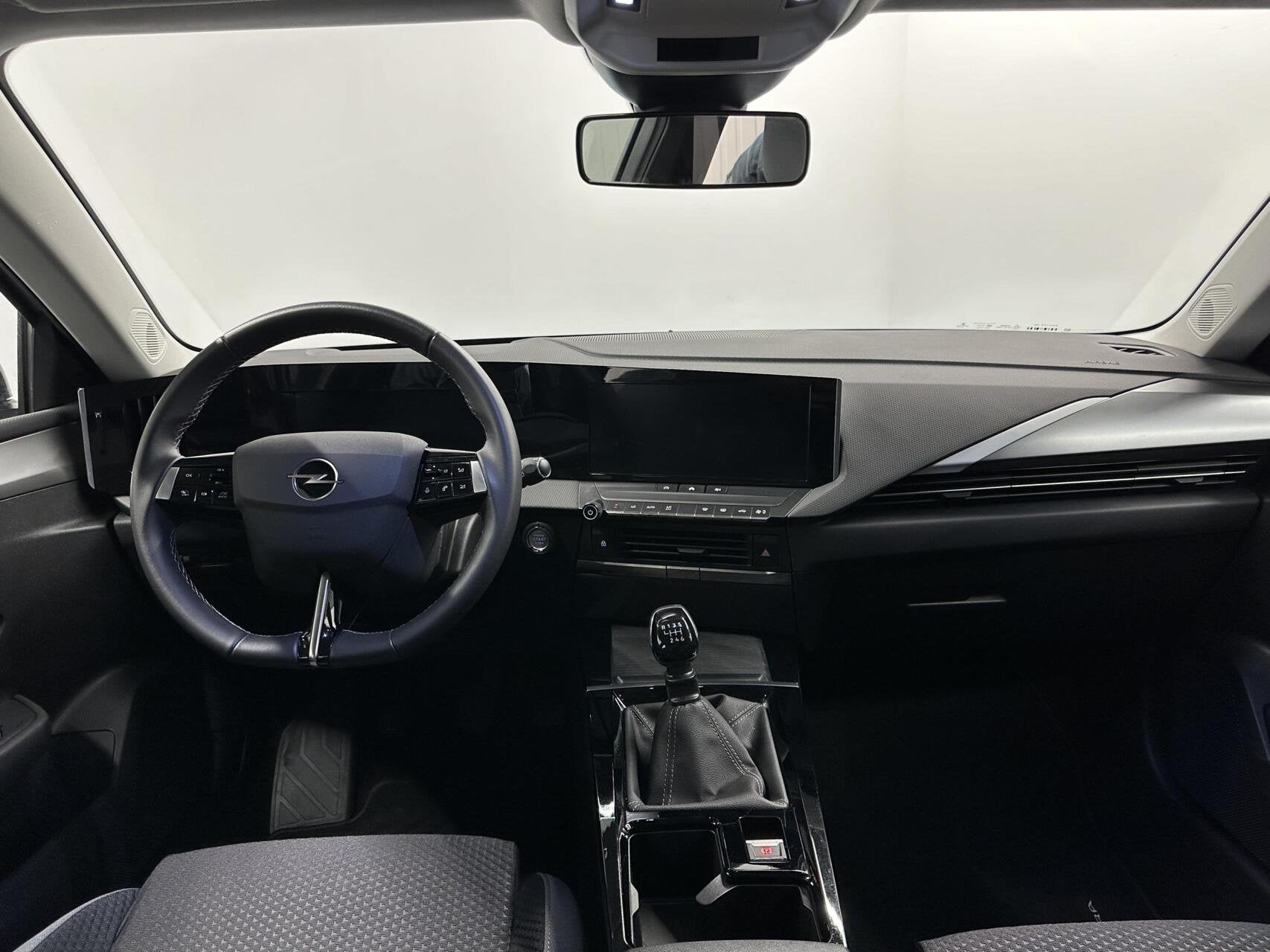 Opel Astra 1.2 Edition CARPLAY CRUISE NAVIGATIE LM, Voorwielaandrijving, Met garantie (alle), Origineel Nederlands, Bedrijf