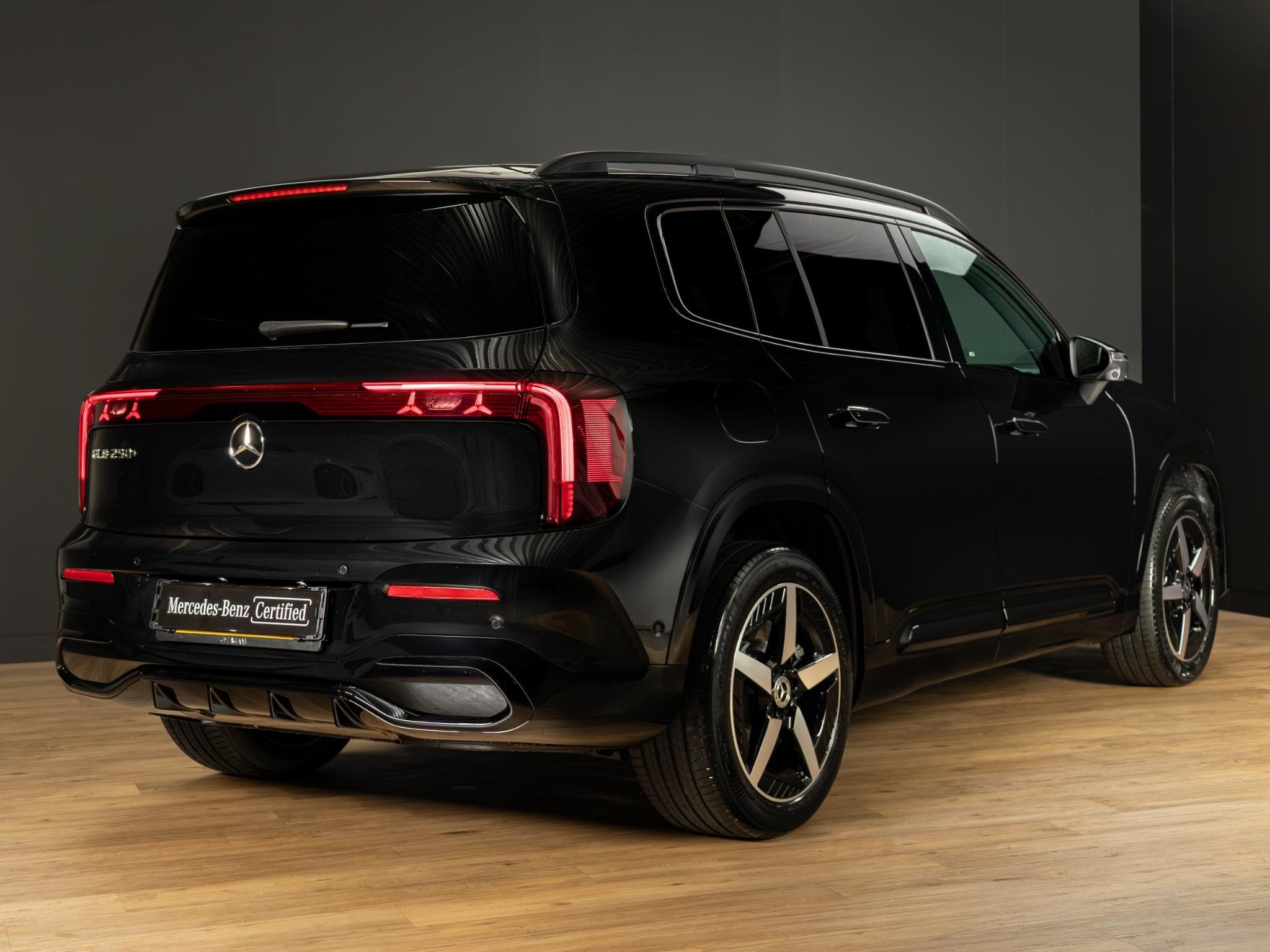Mercedes-Benz GLB 250+ Business Solution AMG 85.5 kWh, Auto's, Achterwielaandrijving, Zwart, 607 km, Origineel Nederlands