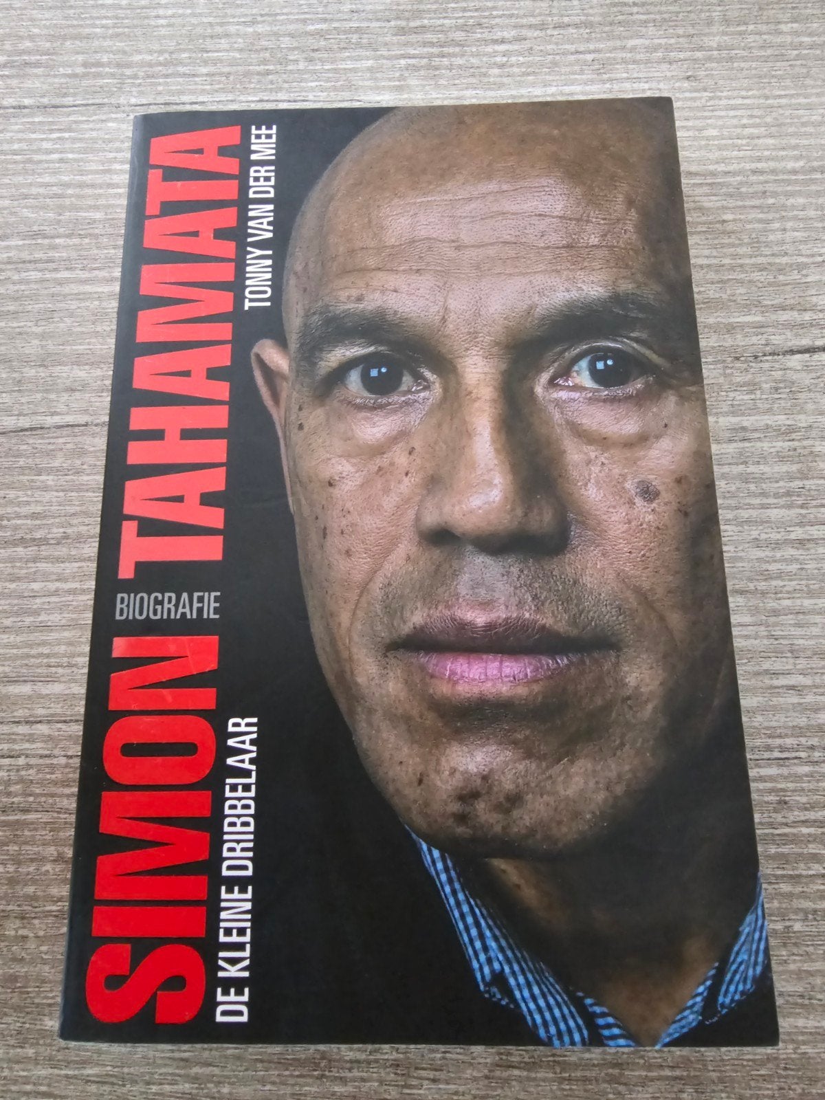 Simon Tahamata: De Kleine Dribbelaar - Biografie, Ophalen of Verzenden, Gelezen, Tonny van der Mee, Sport