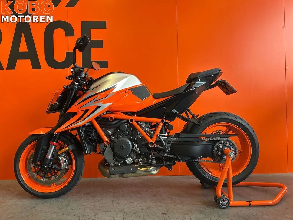 KTM 1290 SUPERDUKE R (bj 2023), 2 cilinders, KTM, Motorrijbewijs A, Bedrijf