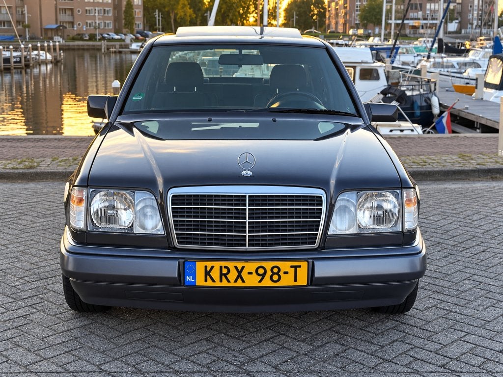 Mercedes-Benz Mercedes 1994 Bruin, 1998 cc, Bruin, Bedrijf, Sedan