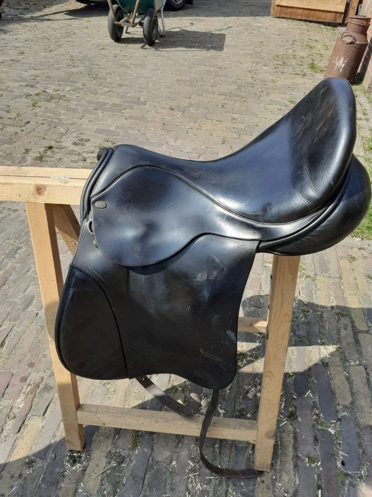 veelzijdigheidszadel 17.5  inch, Dieren en Toebehoren, Ophalen, L (17.5 inch), Gebruikt, Overige merken