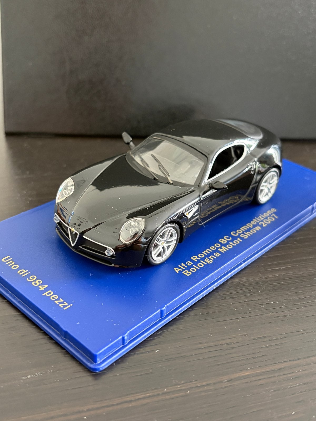 M4 1:43 Alfa Romeo 8C Competizione Bologna Motor Show 2007, Ophalen of Verzenden, Zo goed als nieuw, Auto, Overige merken