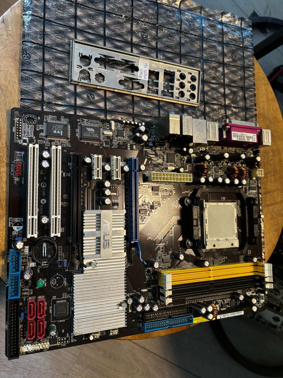 Asus M2N Sli, Computers en Software, Moederborden, Zo goed als nieuw, Ophalen of Verzenden