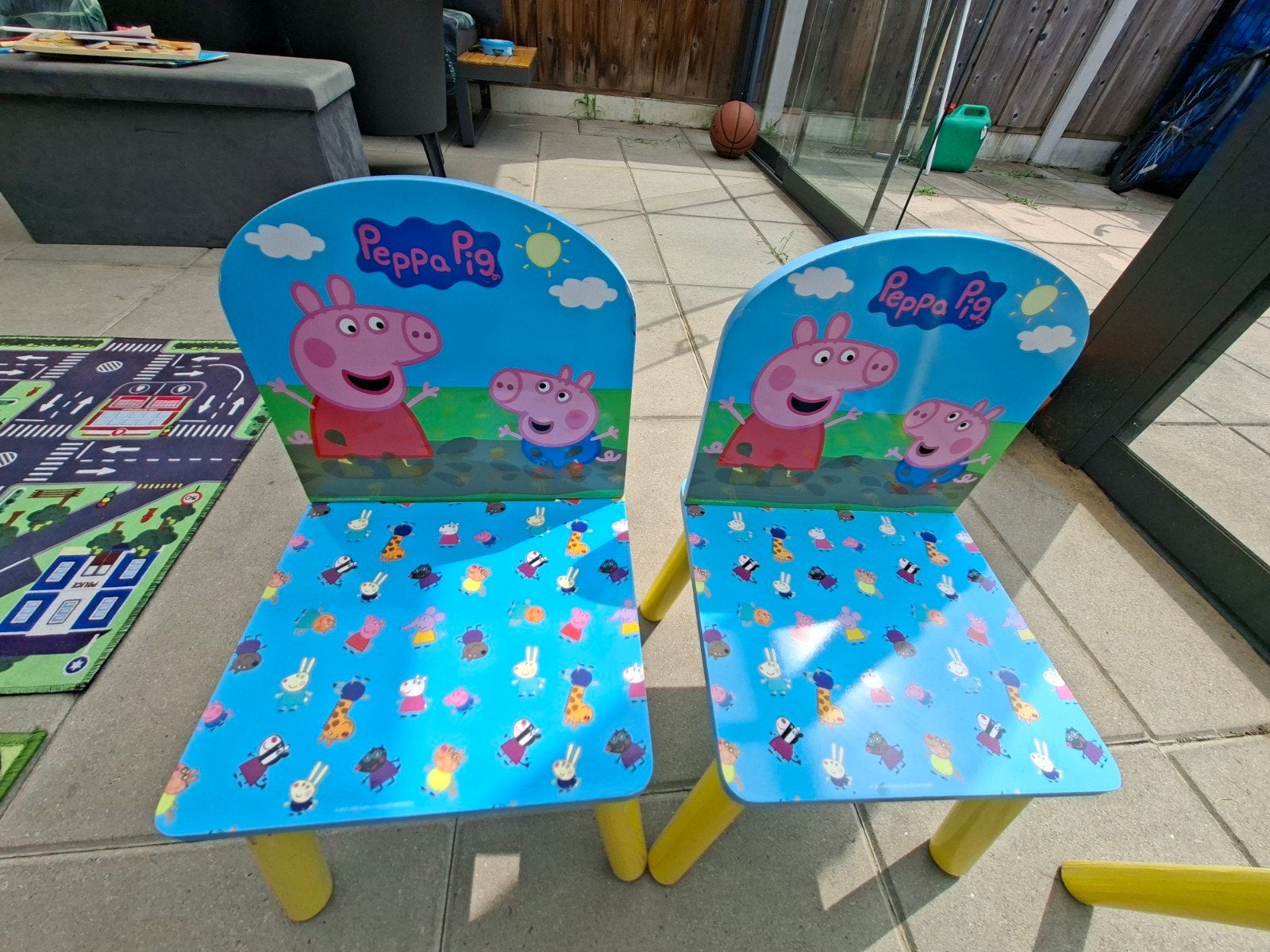 Peppa Pig kinder tafel en stoeltjes set, Ophalen