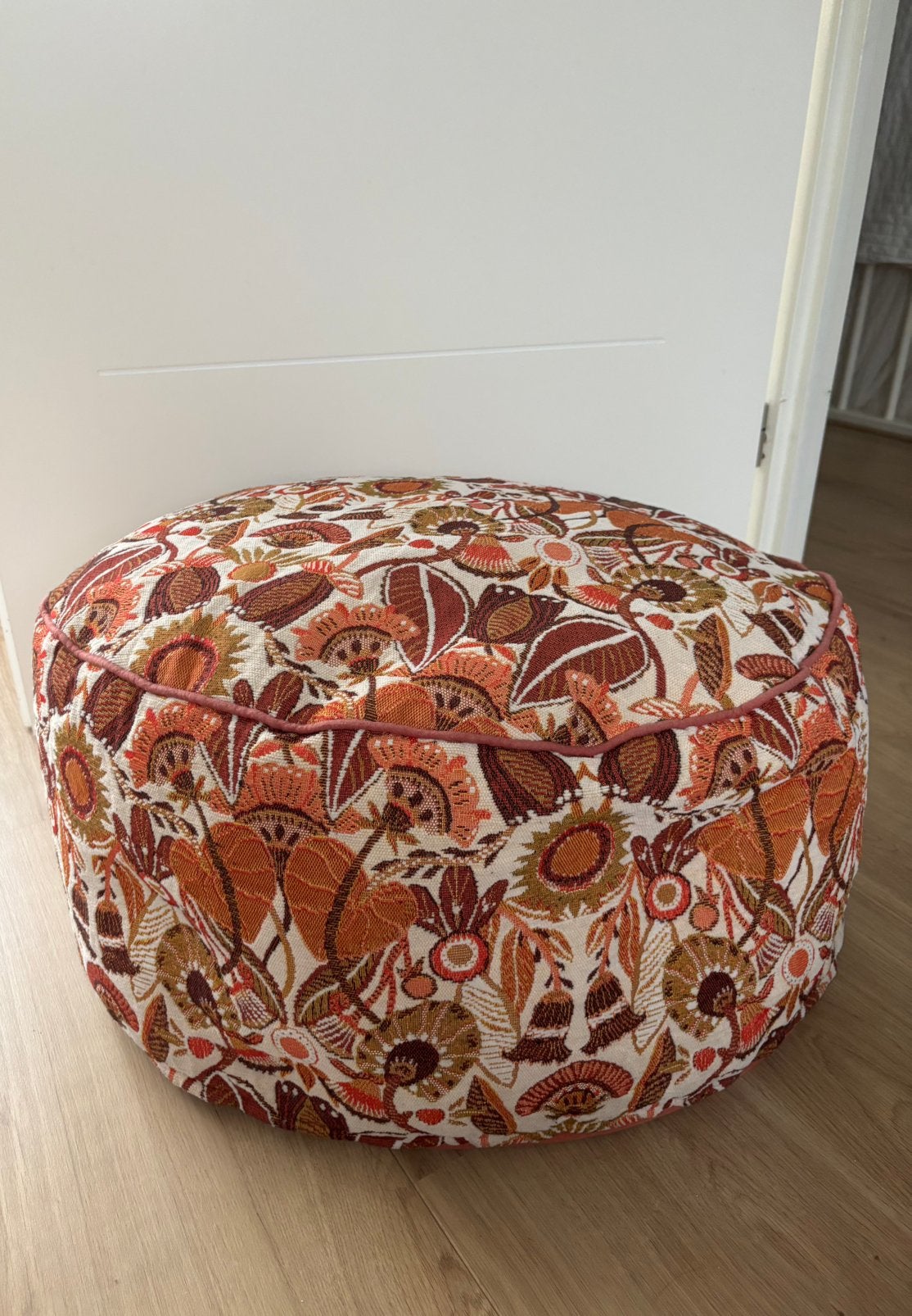 Sissy boy poef, Huis en Inrichting, Ophalen of Verzenden, Zo goed als nieuw, Rond, Minder dan 50 cm