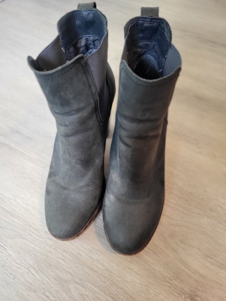 Enkellaarzen van Tommy Hilfiger, Lage of Enkellaarzen, Ophalen of Verzenden, Zo goed als nieuw, Grijs