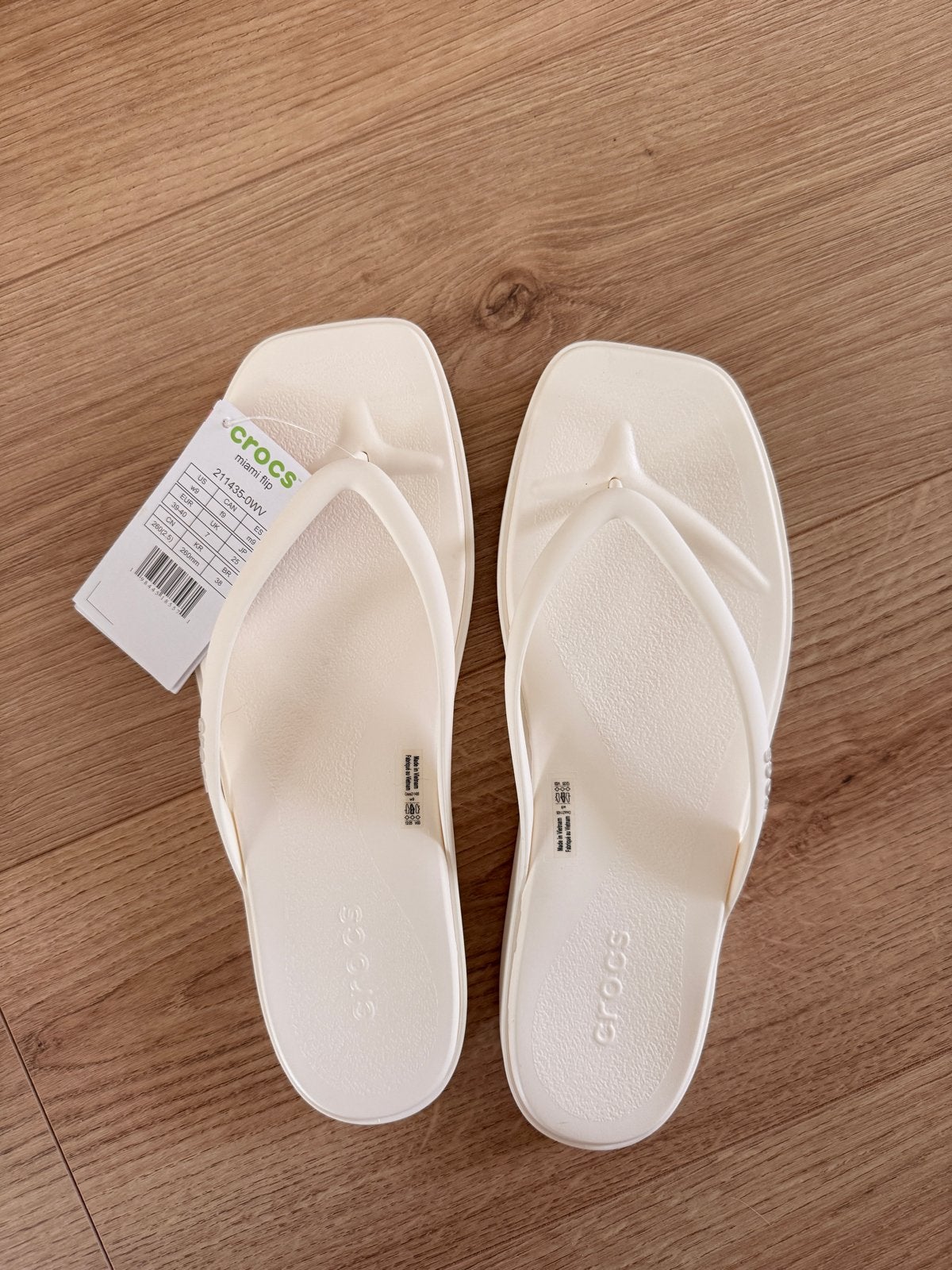 Nieuwe Crocs Miami flip teenslippers maat 39/40, Ophalen of Verzenden, Nieuw, Wit, Slippers