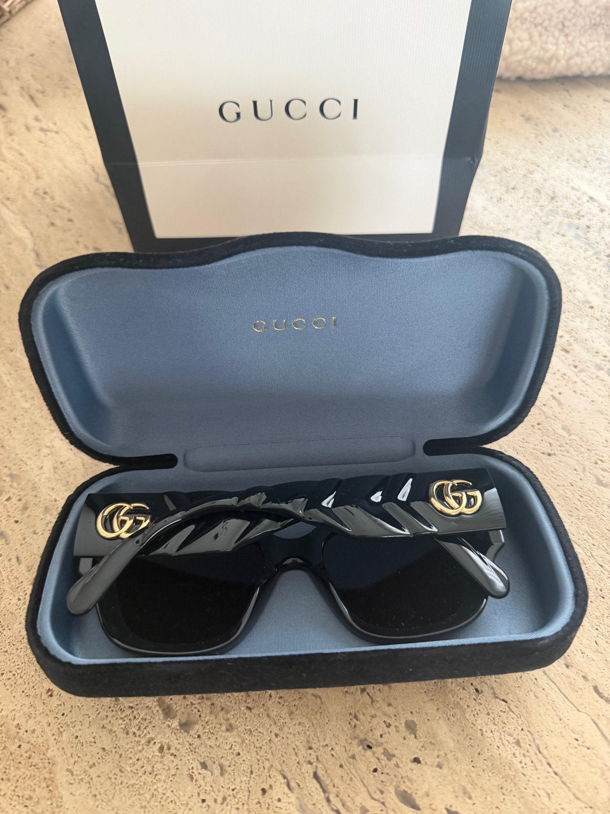 Gucci Zonnebril Origineel met Certificaat + Bon, Sieraden, Tassen en Uiterlijk, Zonnebrillen en Brillen | Dames, Zonnebril, Zwart