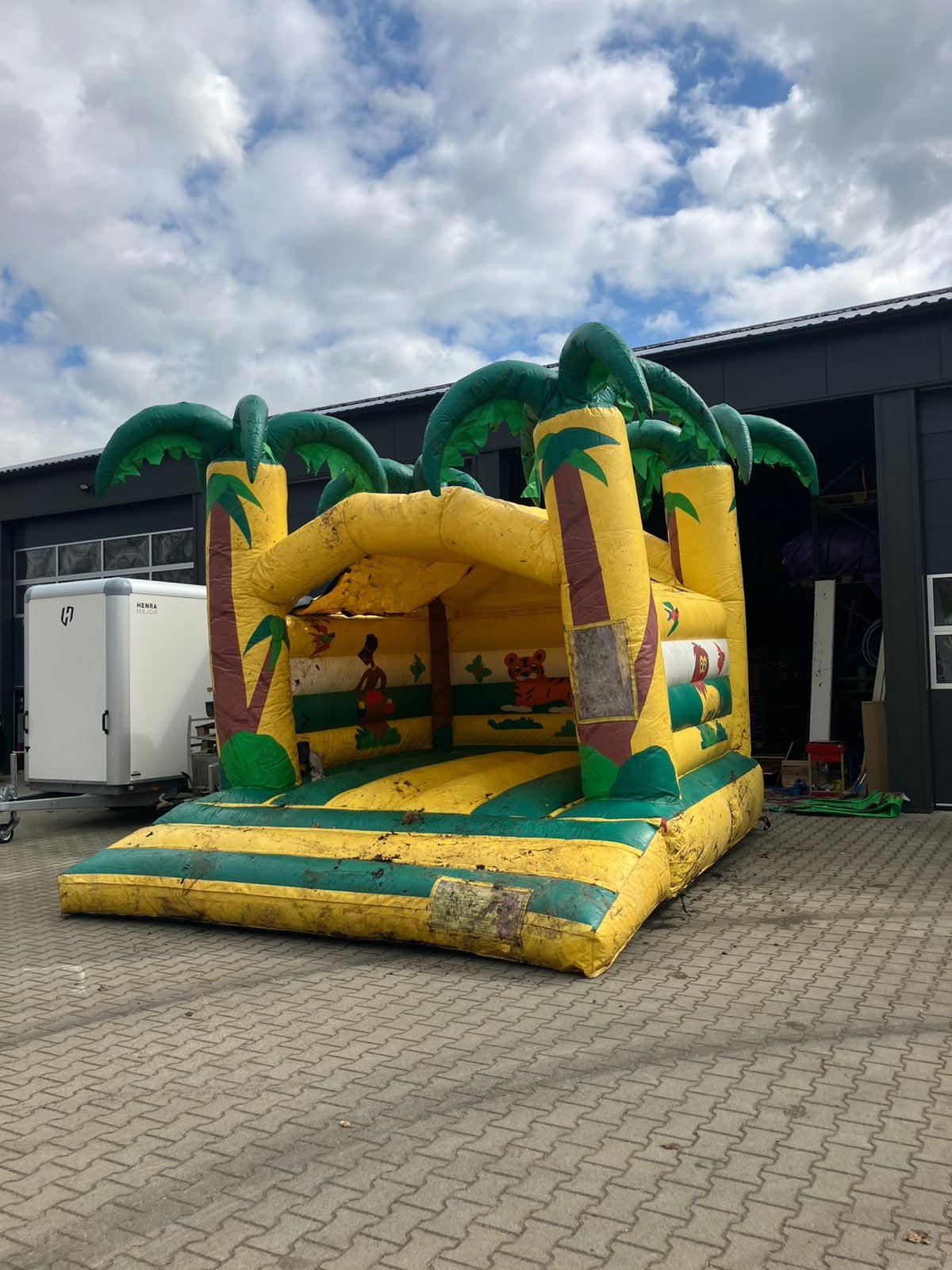 Springkussen opknapper te koop, Ophalen, Zo goed als nieuw