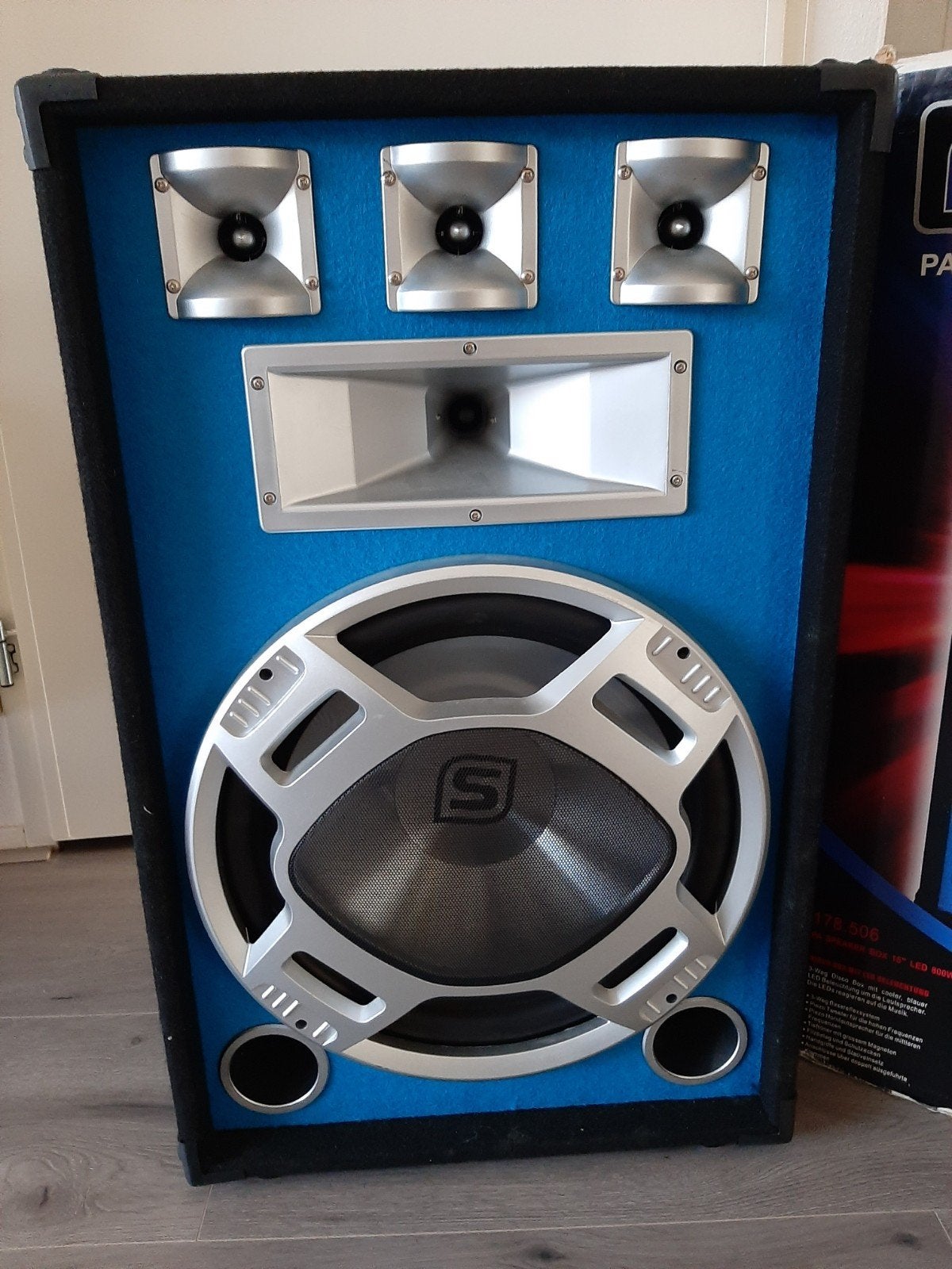 Skytec PA Speaker Box 15" LED, een passieve 3-weg disco luid, Overige typen, Zo goed als nieuw, 120 watt of meer, Ophalen