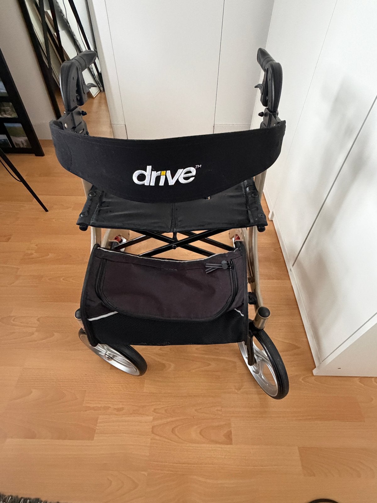 Rollator drive champagne kleur, Diversen, Ophalen, Lichtgewicht, Gebruikt
