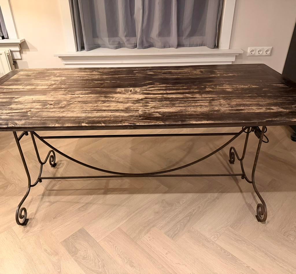 Houten eettafel met metalen onderstel, Gebruikt, 50 tot 100 cm, 150 tot 200 cm, Vier personen