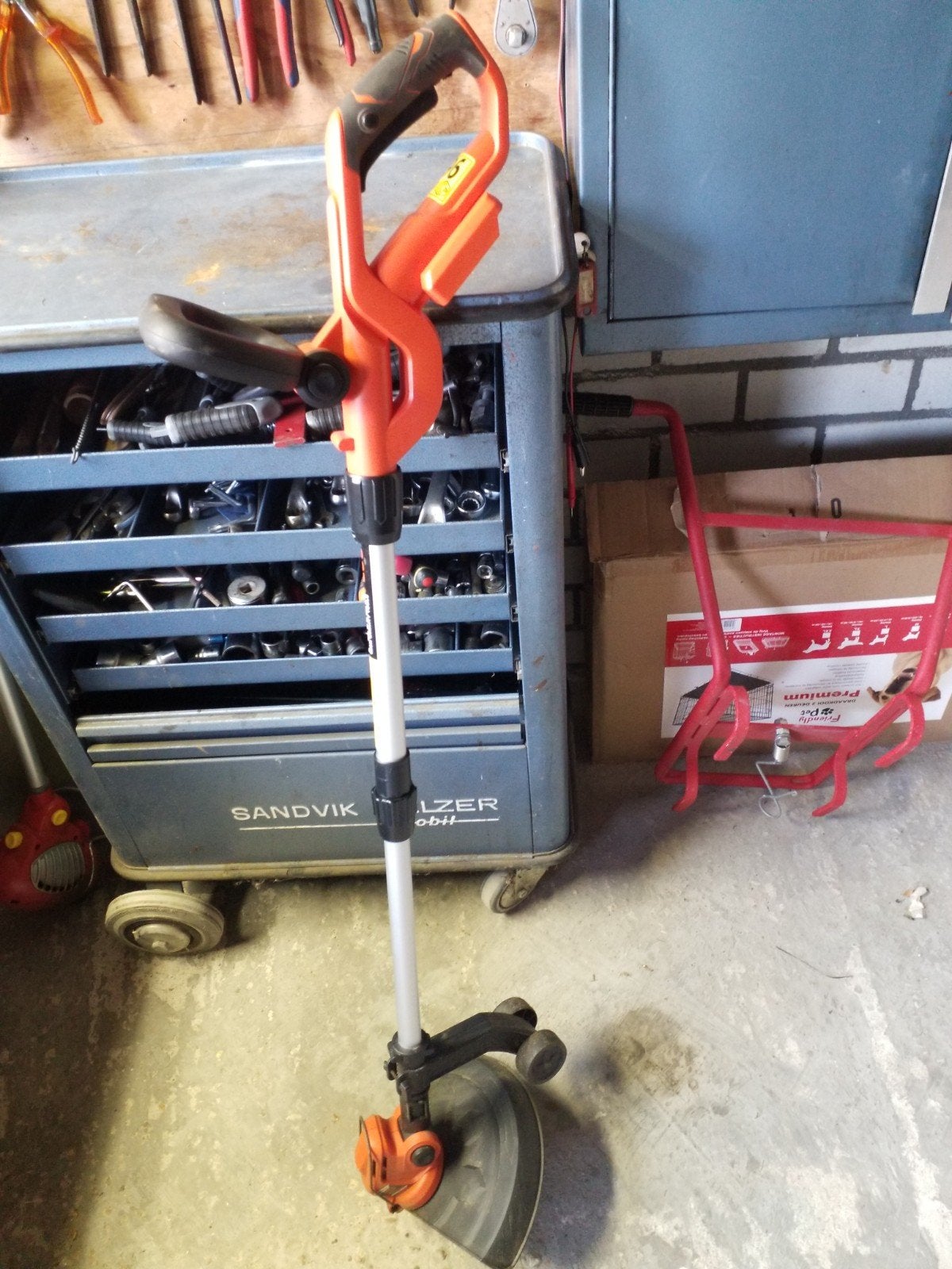 graskantentrimmer  power plus met accu, Ophalen
