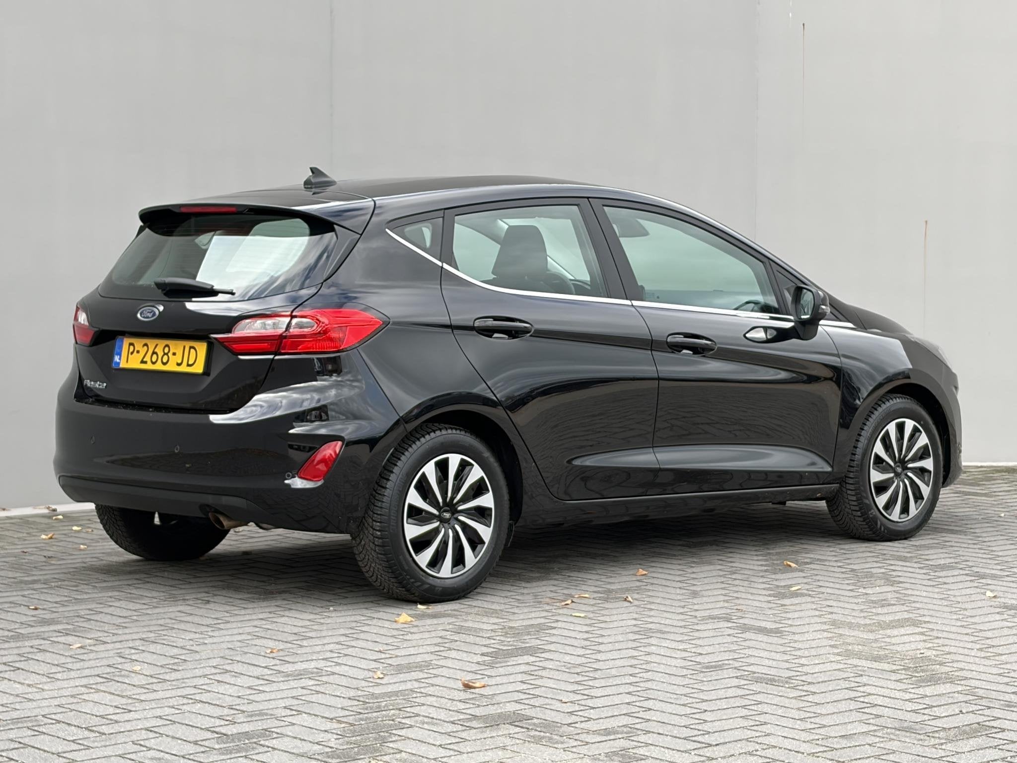 Ford Fiesta 1.0 EcoBoost Hybrid Titanium / Navigatie / Apple, Voorwielaandrijving, Gebruikt, Euro 6, Origineel Nederlands