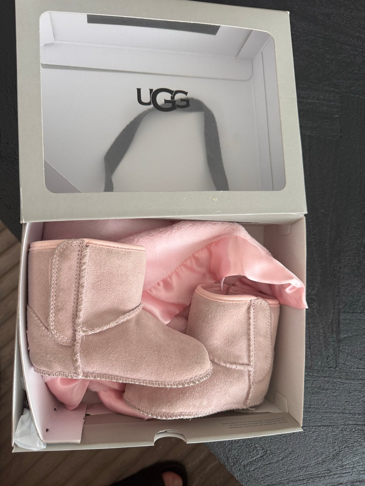 Baby UGG slofjes met dekentje - Roze (0-6 maanden), Ophalen of Verzenden, Nieuw, Meisje