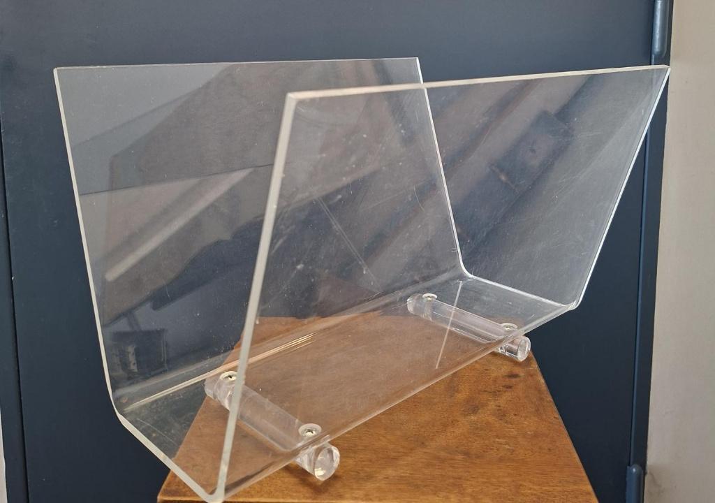 vintage plexiglas acryl tijdschriftenhouder space age design, Ophalen of Verzenden, Gebruikt