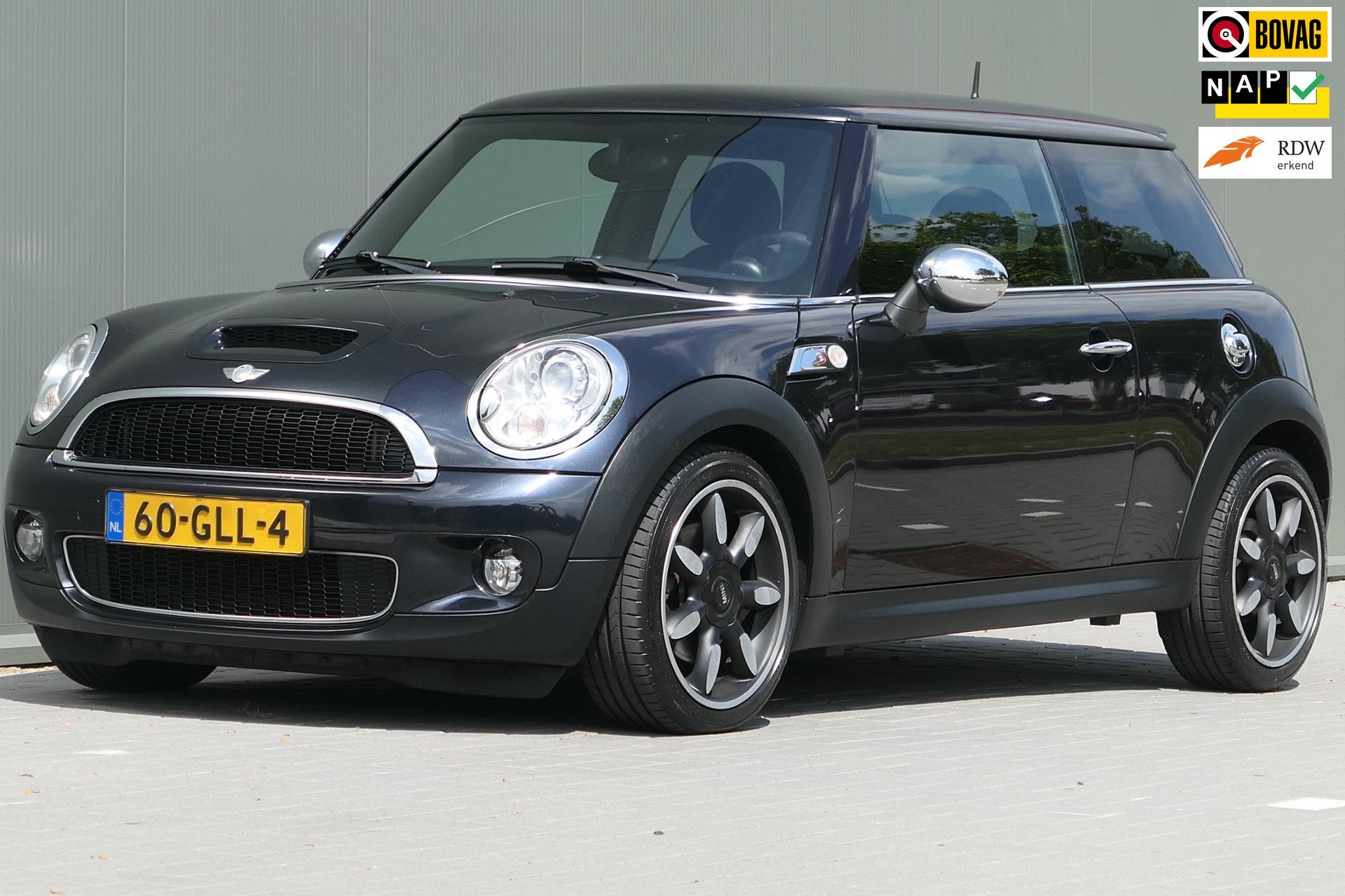 Mini Cooper S 1.6 Chili NAP Youngtimer Cruise Airco, Voorwielaandrijving, Stof, Gebruikt, Zwart