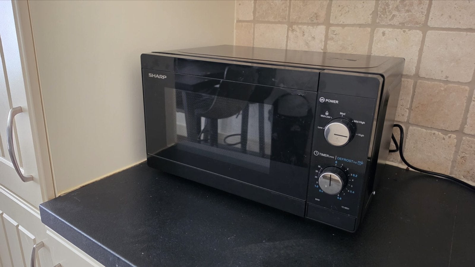 Sharp magnetron, zo goed als nieuw, zwart, Ophalen, Zo goed als nieuw, Vrijstaand, Magnetron
