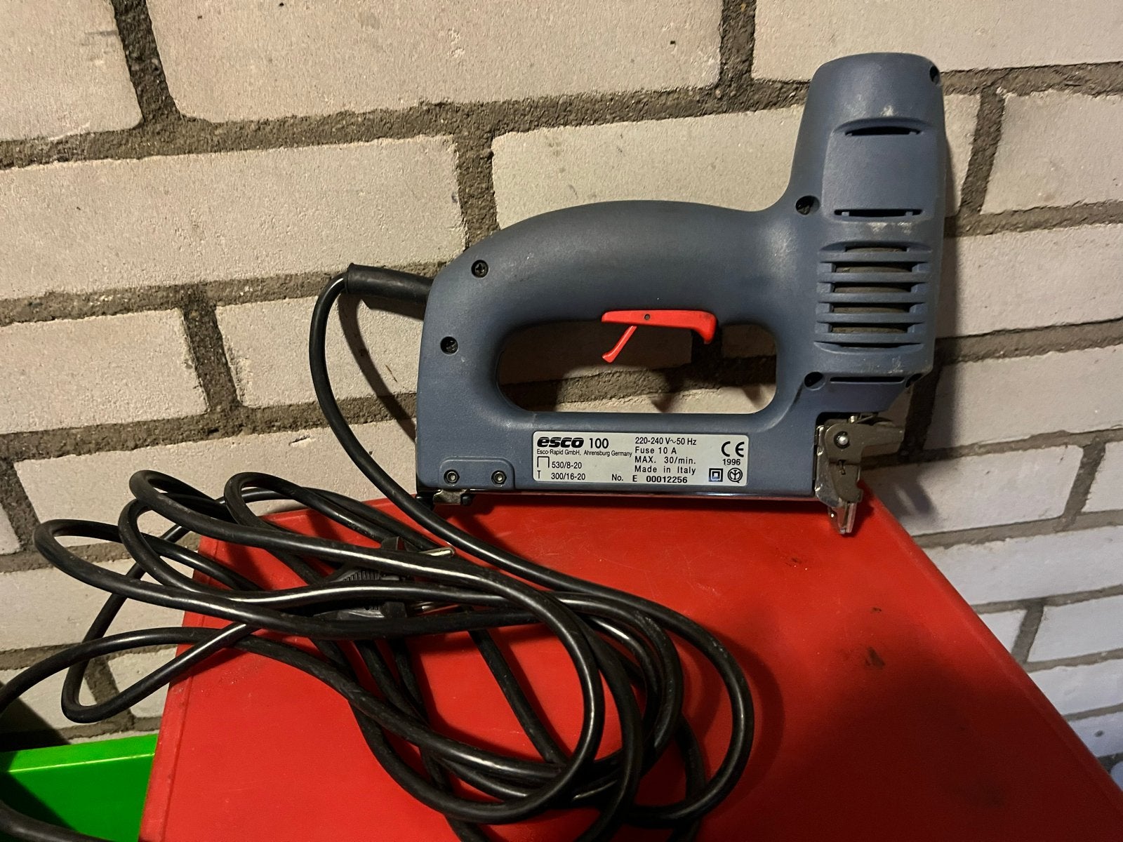 Esco 100 Elektrische Tacker - Made in Italy, Ophalen of Verzenden, Gebruikt, Tacker/nietmachine, Overige merken