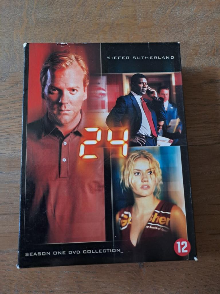 6 dvd, 24 Season One Collection - Kiefer Sutherland, Vanaf 12 jaar, Ophalen of Verzenden, Zo goed als nieuw, Detective en Krimi