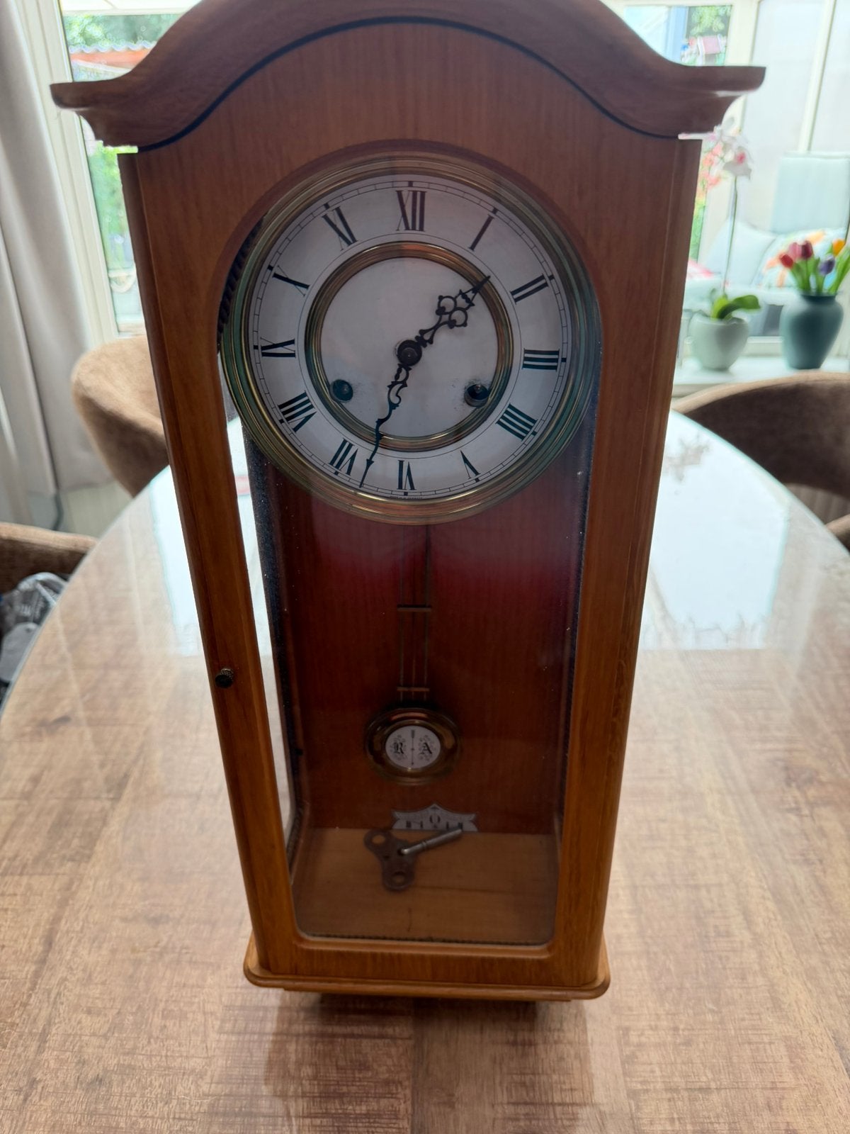 Mooie vinrage wandklok met blank eiken hout, Vintage, Analoog, Ophalen of Verzenden, Overige kleuren
