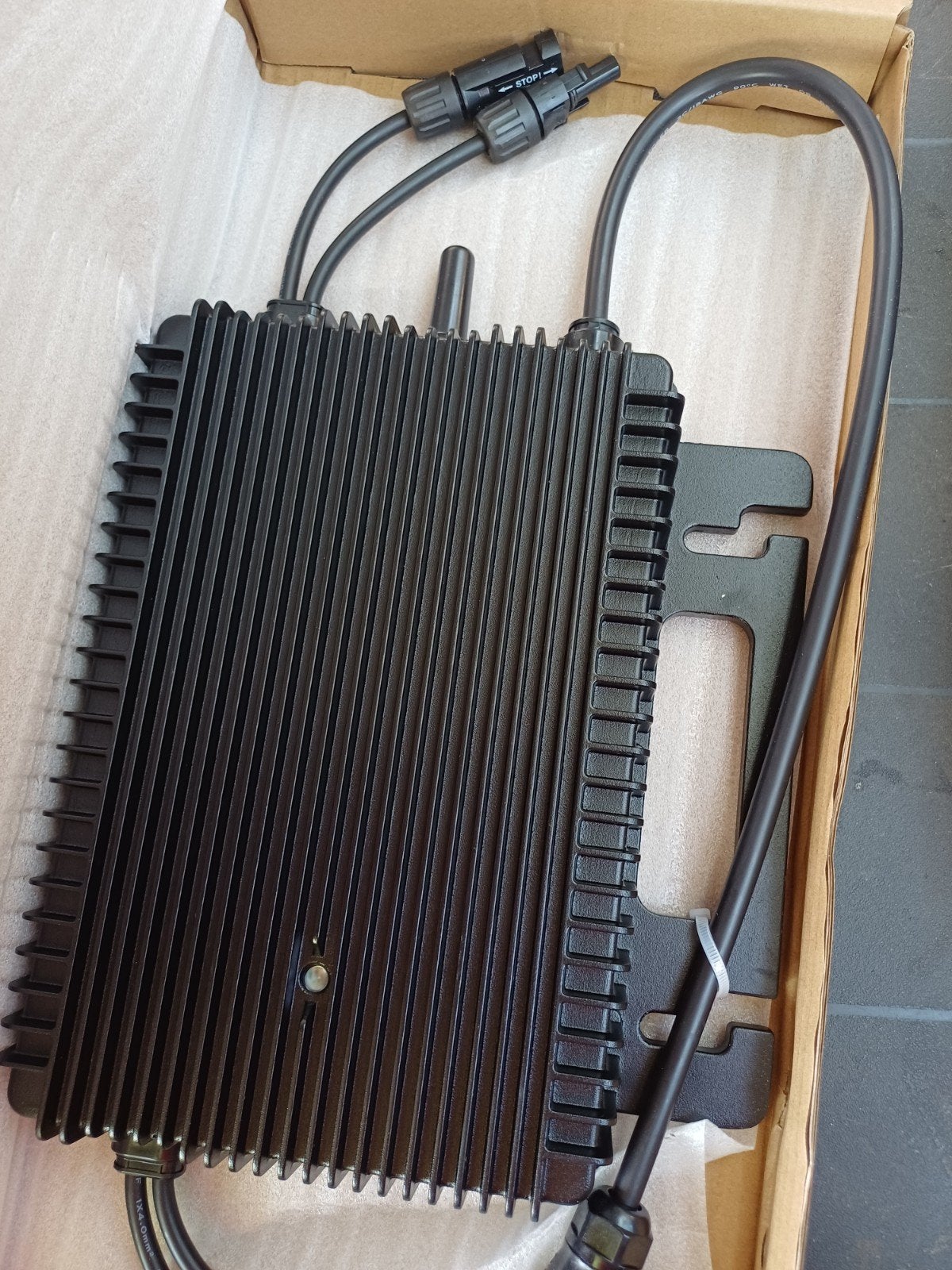 Hoymiles HMS-800-2T Micro-omvormer - Nieuw in doos, Doe-het-zelf en Verbouw, Elektra en Kabels, Overige typen, Nieuw, Ophalen of Verzenden