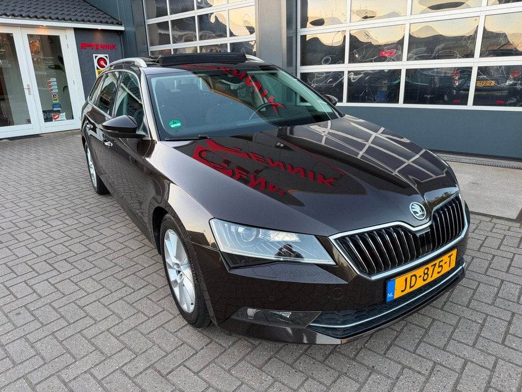 Skoda Superb Combi 1.4 TSI ACT Style Business / Pano / ACC /, Auto's, 1345 kg, Gebruikt, Euro 6, 4 cilinders