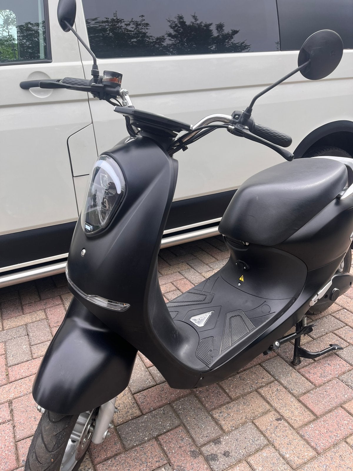 Electrische scooter 2021 met blauw kenteken, Fietsen en Brommers, Snorfietsen en Snorscooters, Ophalen, Zo goed als nieuw, Elektrisch