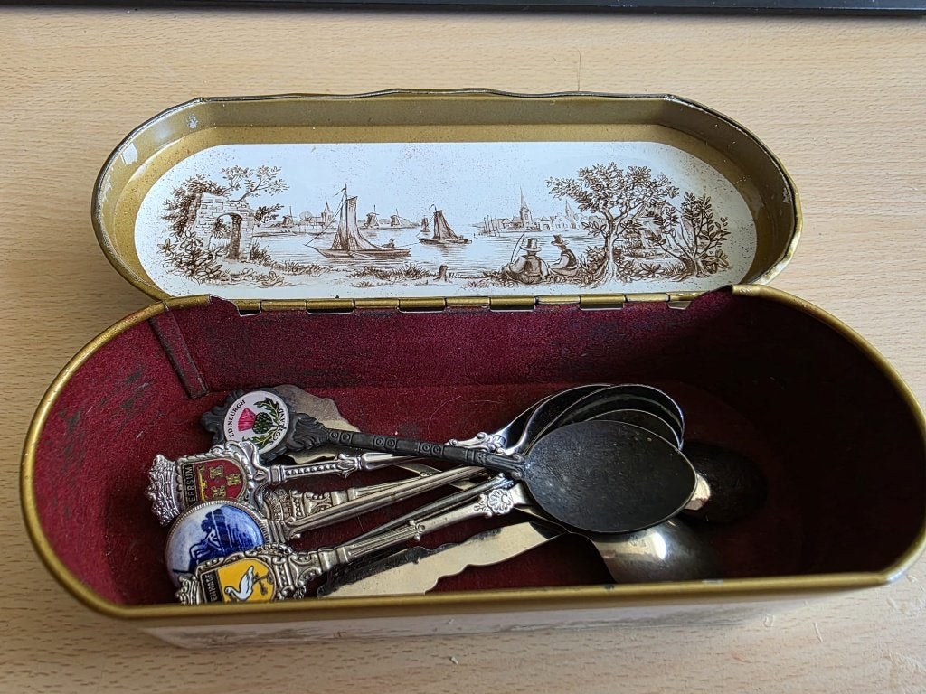 Prachtig theelepel doosje met mooie ge-emalleerde lepels, Antiek en Kunst, Ophalen of Verzenden
