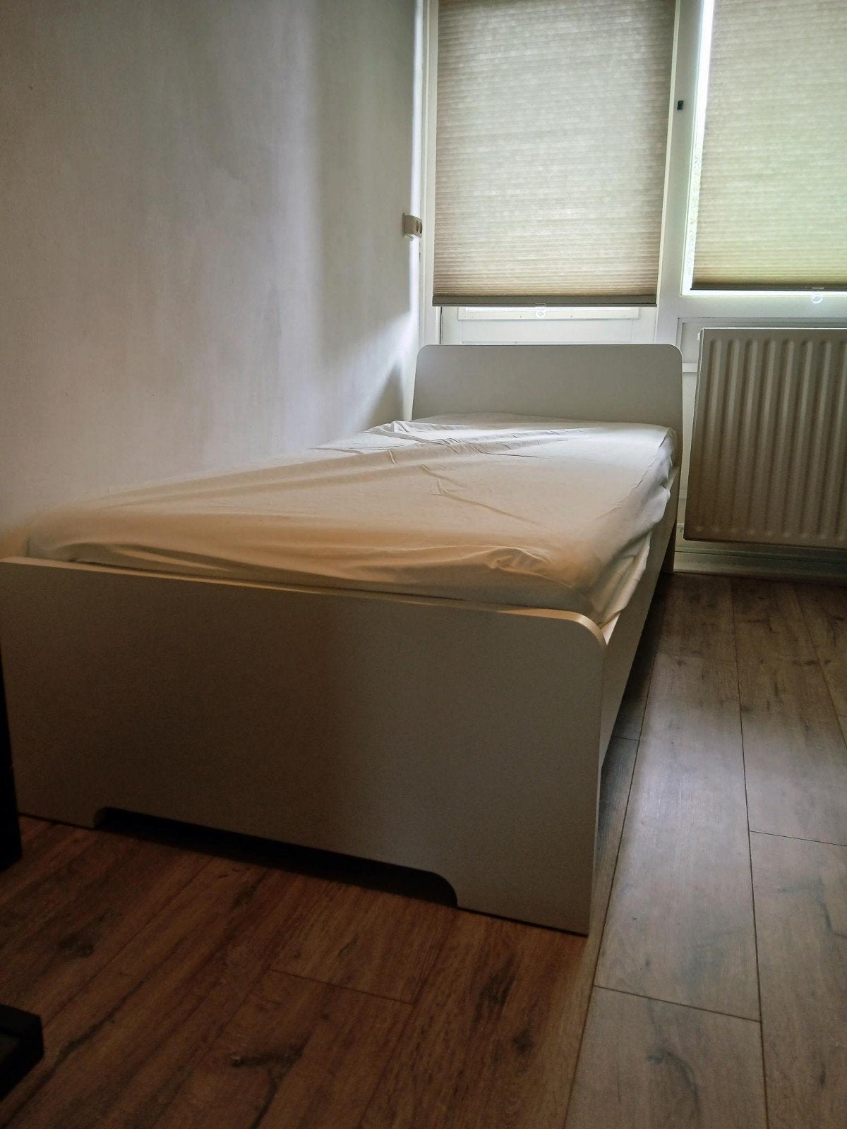 Eenpersoonsbed gloedjenieuw, Huizen en Kamers