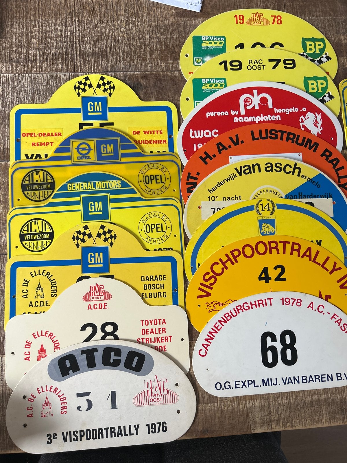 23 Vintage Rally Platen - Diverse Jaren en Merken, Ophalen of Verzenden, Gebruikt, Auto's