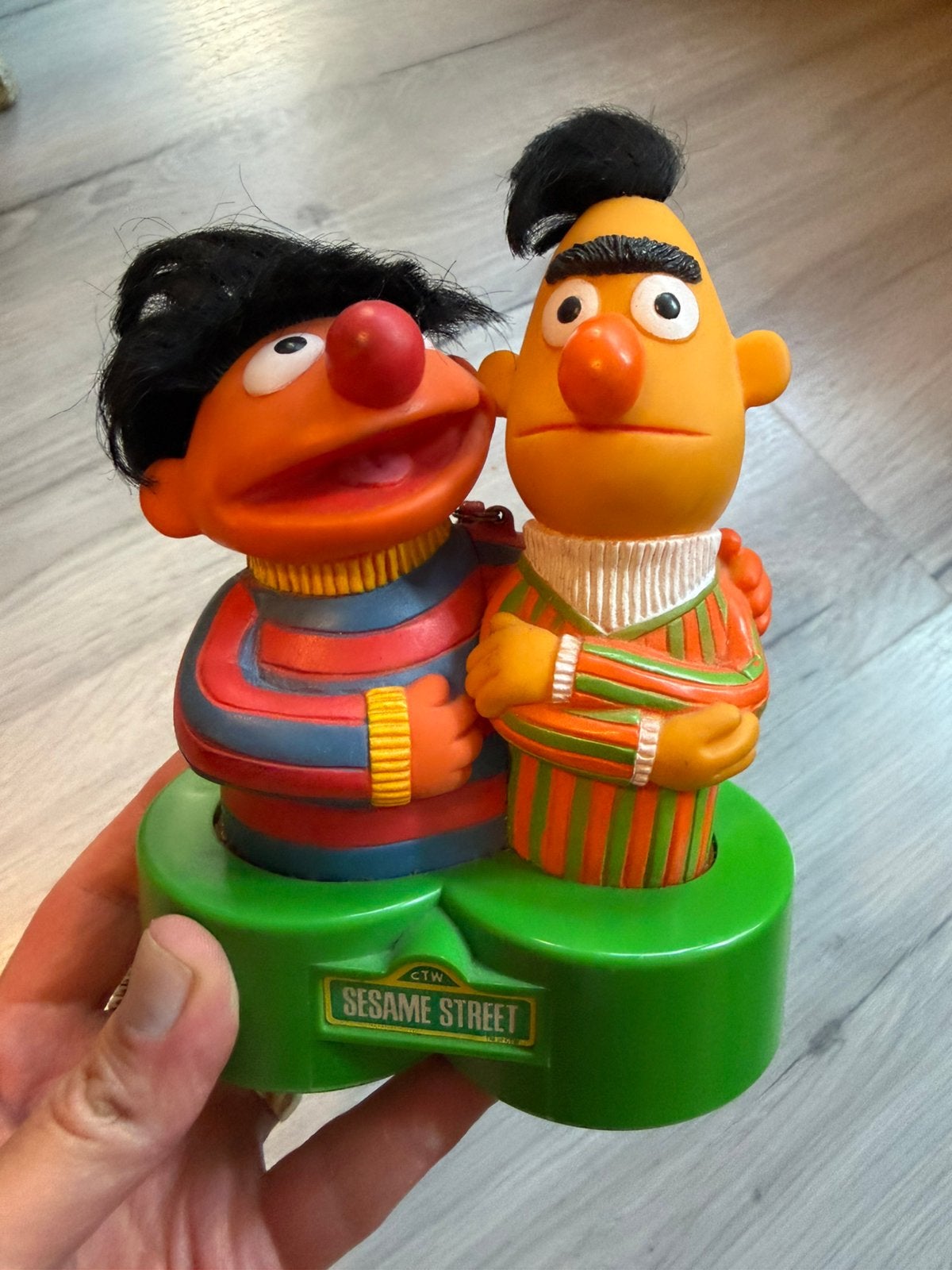 Vintage Bert en Ernie radio, Ophalen of Verzenden, Zo goed als nieuw