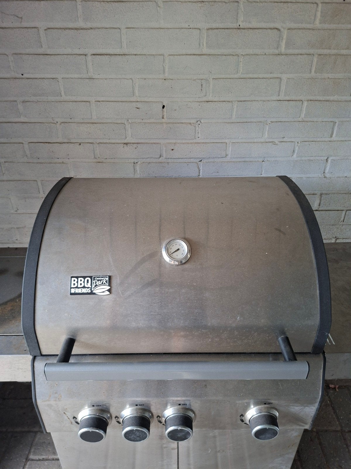 Moet weg! BBQ & Friends gasbarbecue met 4 branders, Ophalen, Gebruikt, BBQ & Friends