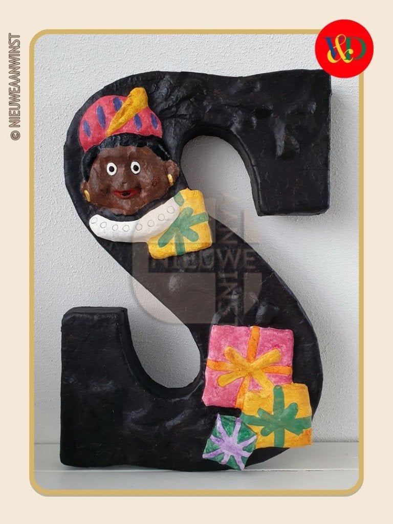 Nostalgische V&D chocoladeletter ‘S’ Piet papier-maché 50cm, Verzenden, Zo goed als nieuw