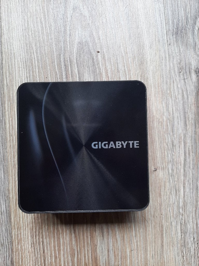 Gigabyte Brix nuc mini pc Ryzen 7 8 core ! Windows 11, Computers en Software, Overige Computers en Software, Zo goed als nieuw