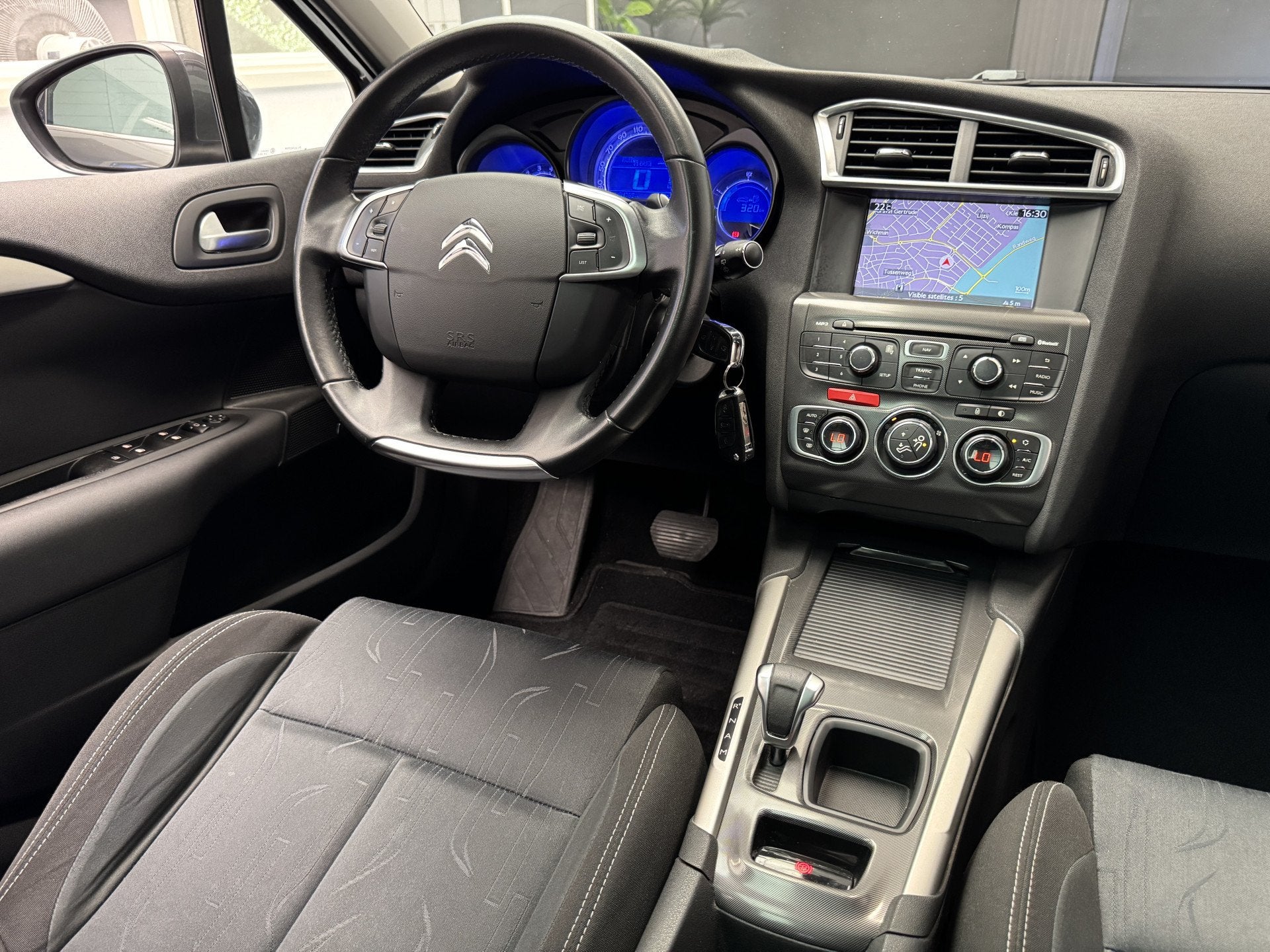 Citroën C4 1.6 THP Ligne Business EGS Distributie vervangen, Gebruikt, Zwart, 1650 kg, Origineel Nederlands