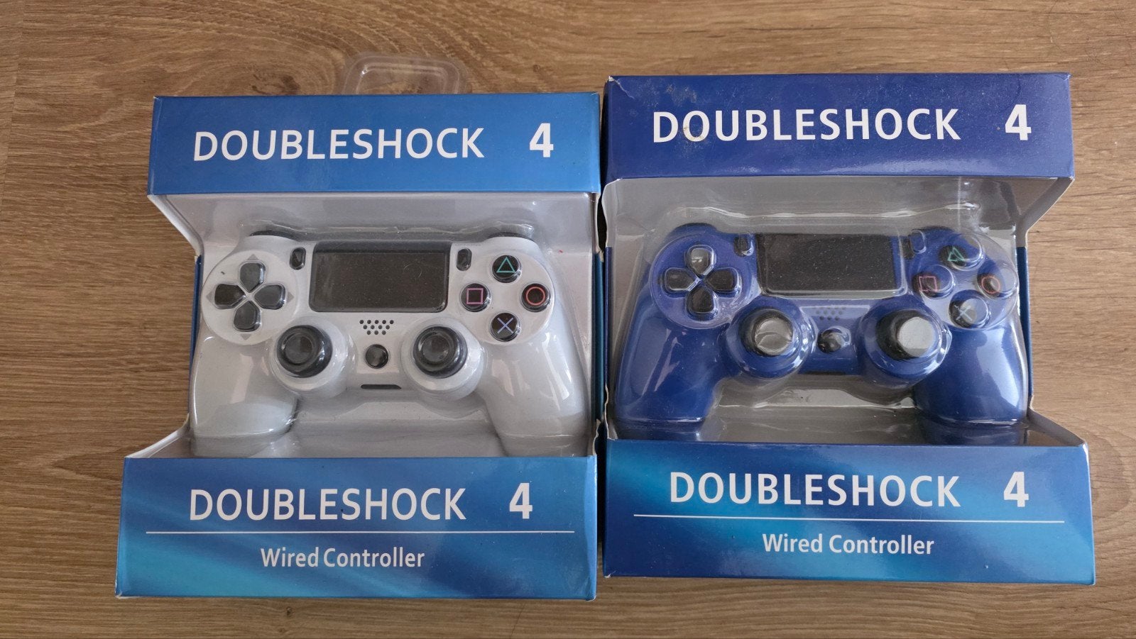2x DoubleShock 4 Wired Controllers - Nieuw, Spelcomputers en Games, Ophalen of Verzenden, Nieuw, Met 2 controllers