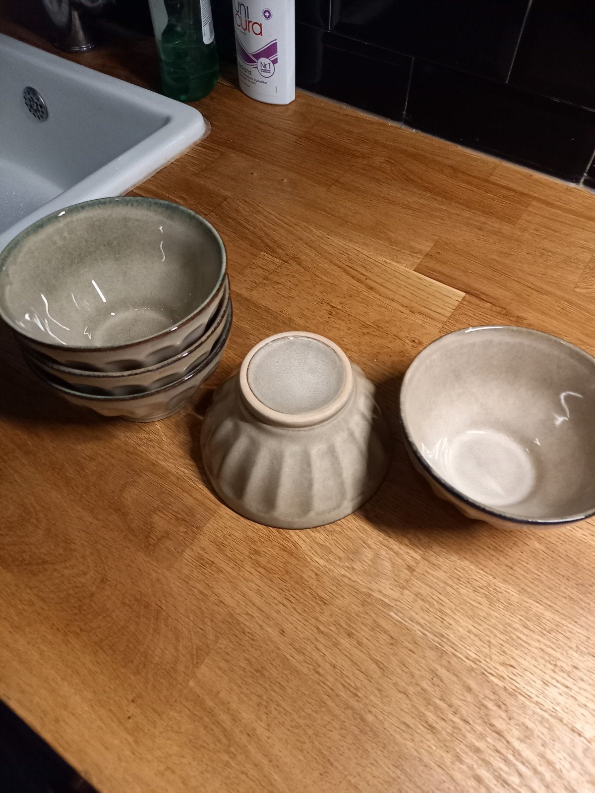beige schaaltjes, Ophalen of Verzenden, Keramiek, Overige stijlen, Schaal of Schalen