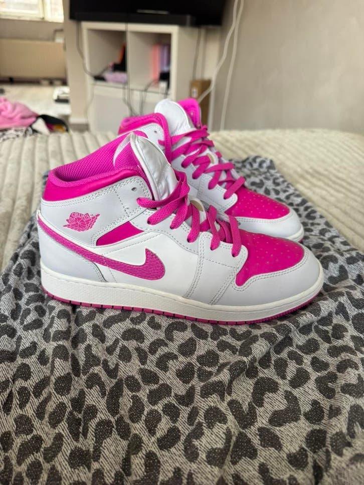 Nike air jordan high 40, Nieuw, Ophalen of Verzenden, Sneakers of Gympen, Roze