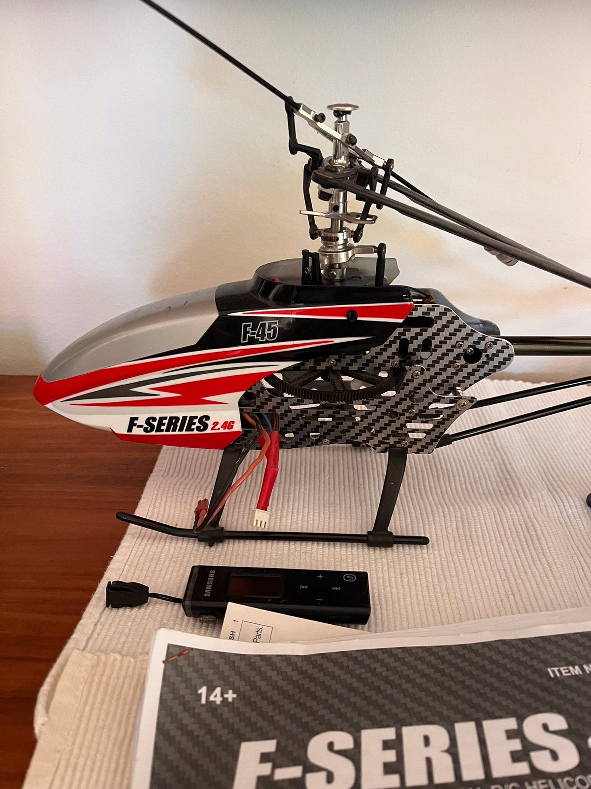 F-serie 2.46 helikopter, Ophalen of Verzenden, Zo goed als nieuw, Overige typen, Helikopter
