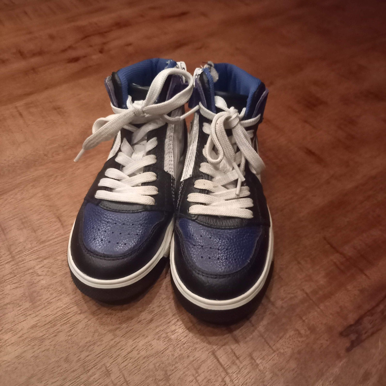 Nieuwe Groot leren sneakers maat 26, Kinderen en Baby's, Kinderkleding | Schoenen en Sokken, Groot, Jongen of Meisje, Schoenen