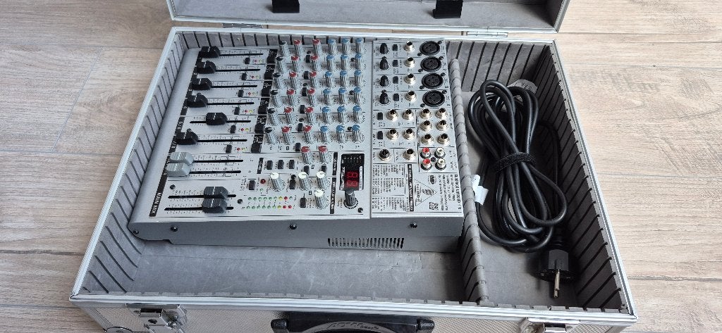 Behringer mengpaneel Eurorack UB1204FX-pro, Ophalen of Verzenden, Zo goed als nieuw, 5 tot 10 kanalen, Microfooningang