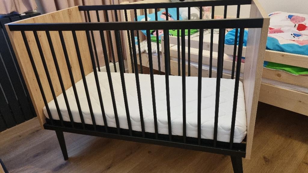 Ledikant / Babybed Schardt Morris Oak (inclusief matras), Ophalen, Zo goed als nieuw, Ledikant