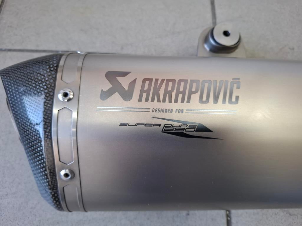 Akrapovic Slip-on Uitlaat voor KTM 1290R Superduke, Ophalen of Verzenden