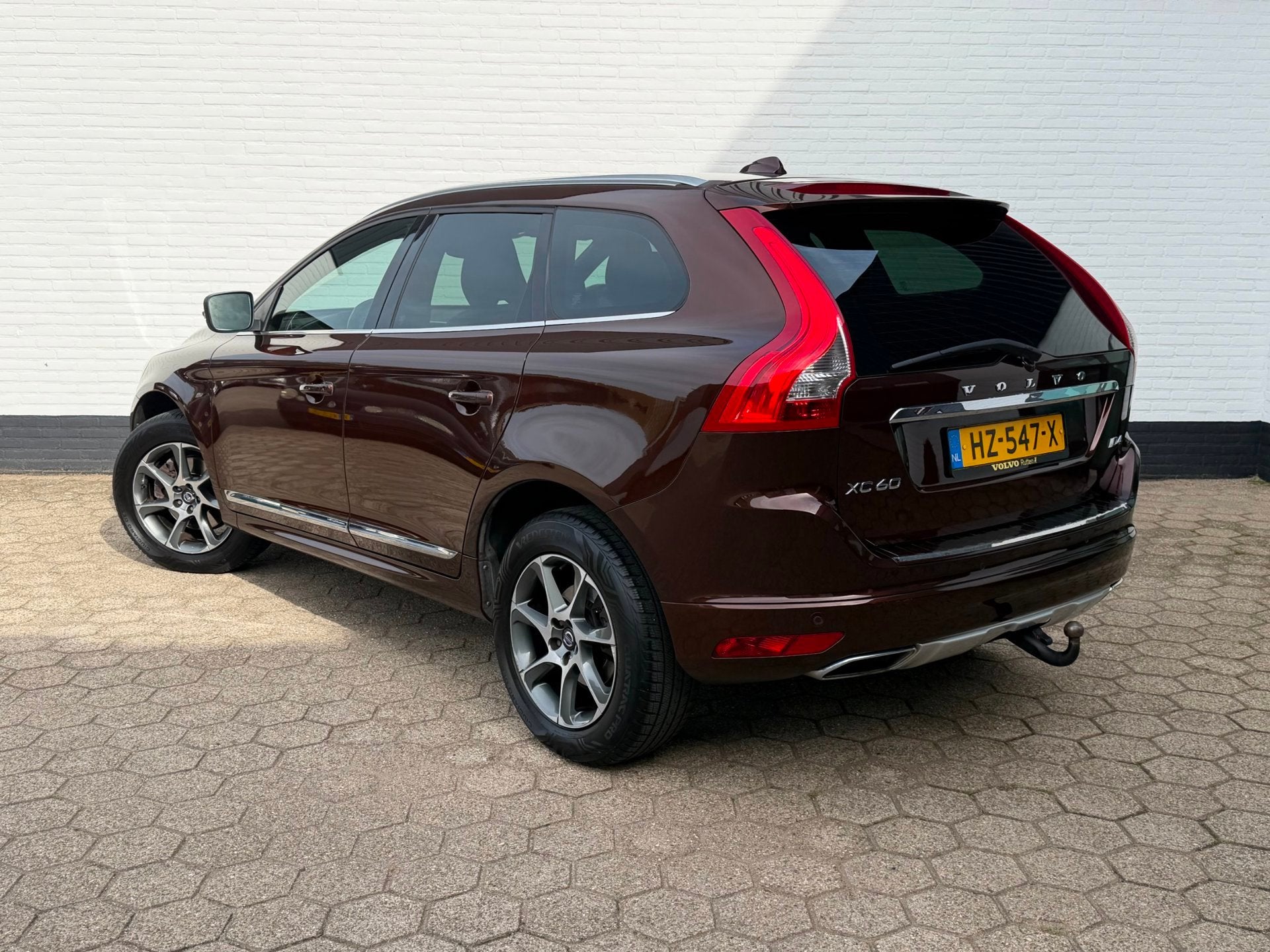 Volvo XC60 2.0 D4 Ocean Race AUTOMAAT l ACC l BLIS l TREKHAA, Auto's, Stof, Gebruikt, 4 cilinders, 1634 kg