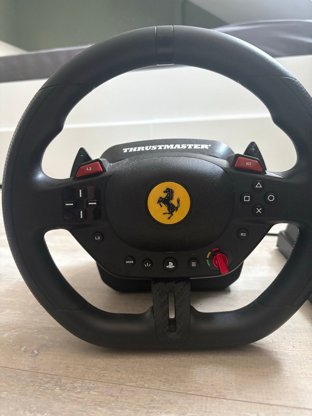 Thrustmaster T150 Ferrari Edition racestuur met pedalen, Ophalen of Verzenden, Zo goed als nieuw, Stuur of Pedalen, PlayStation 4